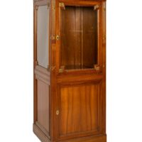 Vitrinenschrank Nussbaum