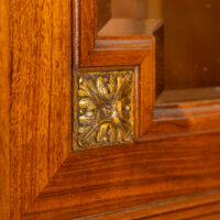 Vitrinenschrank Nussbaum – Bild 8