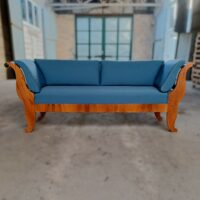 Antikes Biedermeier Sofa mit blauem Stoff