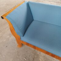 Antikes Biedermeier Sofa mit blauem Stoff – Bild 4