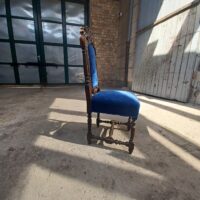 Royalblauer Armsessel und 6 Stühle – Bild 6