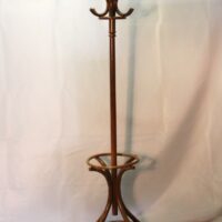 Garderobenständer im Thonet Stil