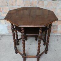Achteckiger Jugendstil Tisch