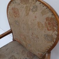 Antiker Biedermeier Armlehner Nussbaum – Bild 3