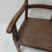 Einfacher Biedermeier Kinderarmlehnstuhl – Bild 3