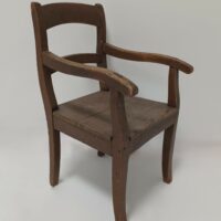Einfacher Biedermeier Kinderarmlehnstuhl