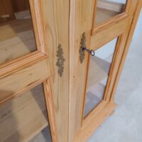 Antiker Gründerzeit Schrank mit Glastüren – Bild 4