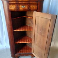 Biedermeier Eckschrank – Bild 2