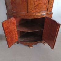 Antiker Biedermeier Eckschrank – Bild 3