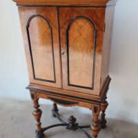 Antiker Biedermeier Salonschrank – Bild 2