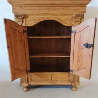 Antiker Barock Schrank Kiefer – Bild 2