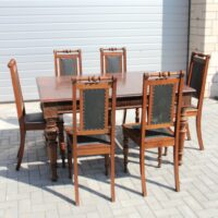 Ausziehtisch und 12 Stühle