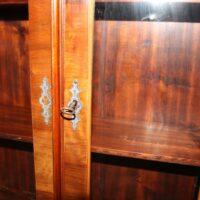 Biedermeier Hängevitrinenschränkchen – Bild 3