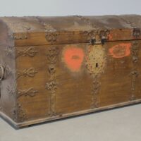 Rokoko Runddeckeltruhe Eiche massiv – Bild 2