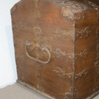 Rokoko Runddeckeltruhe Eiche massiv – Bild 3