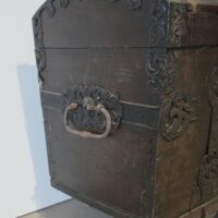 Barock Rundbuckeltruhe – Bild 4
