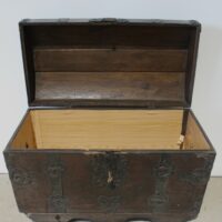 Barock Rundbuckeltruhe – Bild 7