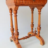 Gründerzeit Nähtisch aus Nussbaum – Bild 3