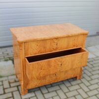 Spätbiedermeier Kommode aus geflammter Birke – Bild 3