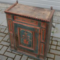 Bemalter Hängeschrank Klassizismus – Bild 4